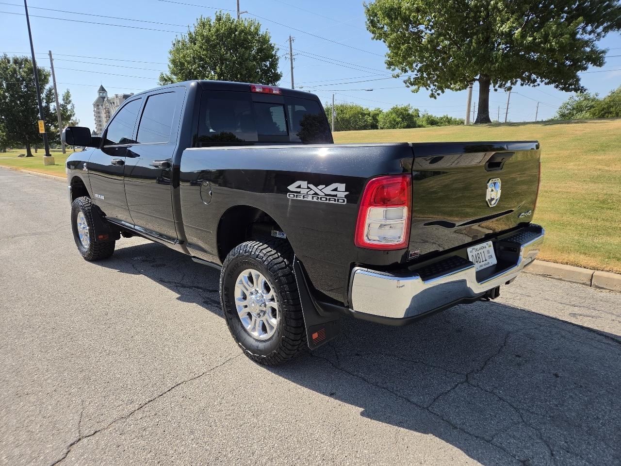 RAM 2500 Tradesman 4x4 Crew Cab 6'4" Box 2019
