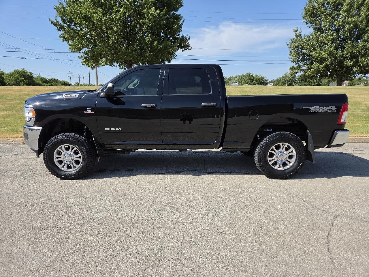 RAM 2500 Tradesman 4x4 Crew Cab 6'4" Box 2019