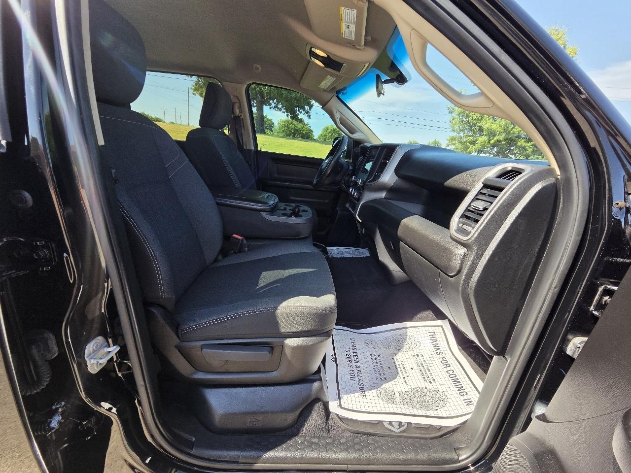 RAM 2500 Tradesman 4x4 Crew Cab 6'4" Box 2019