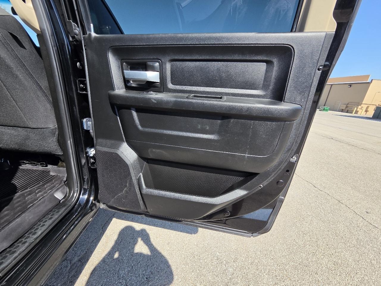 RAM 2500 Tradesman 4x4 Crew Cab 6'4" Box 2019