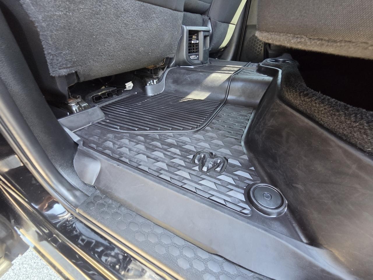 RAM 2500 Tradesman 4x4 Crew Cab 6'4" Box 2019