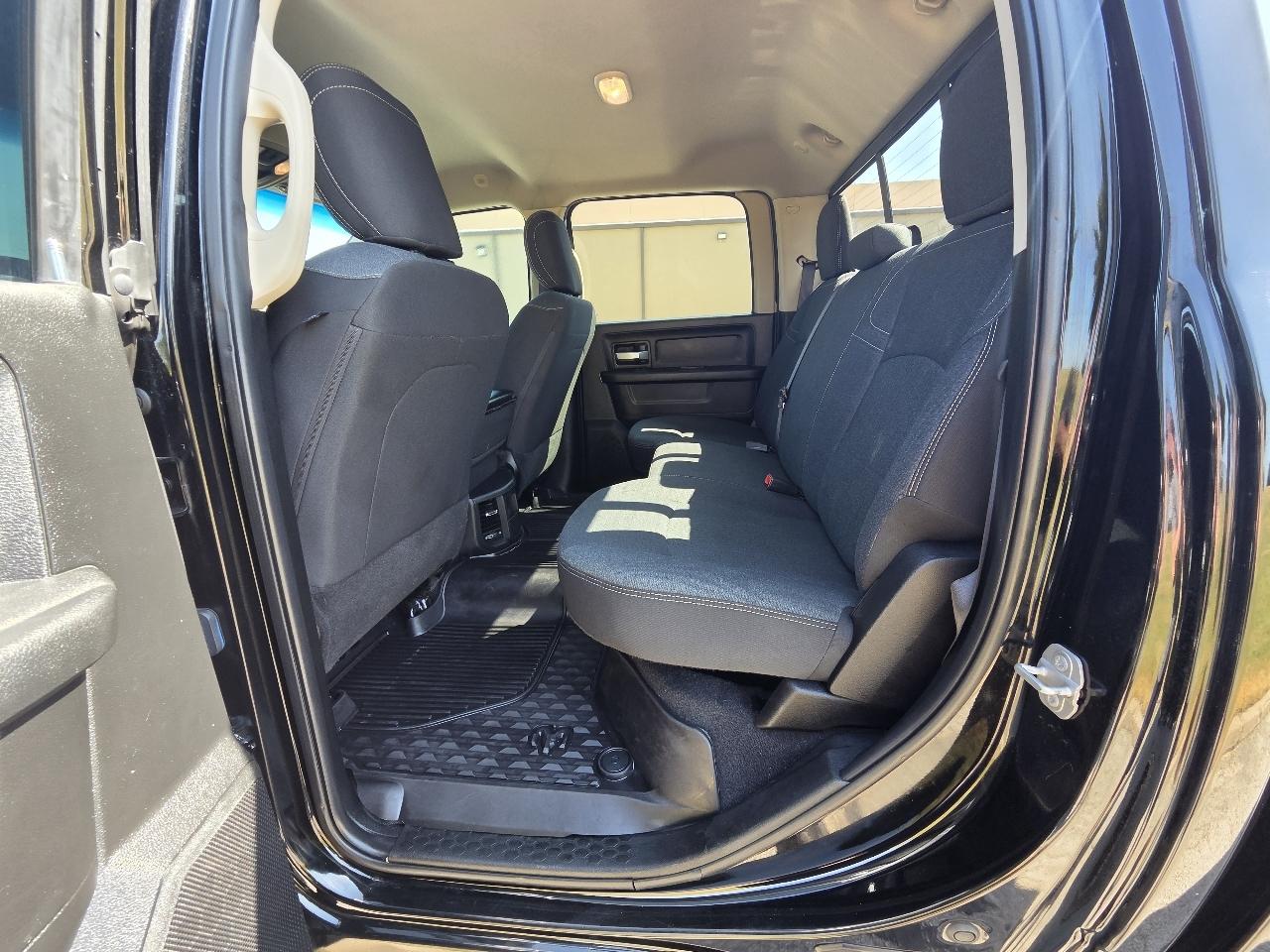 RAM 2500 Tradesman 4x4 Crew Cab 6'4" Box 2019