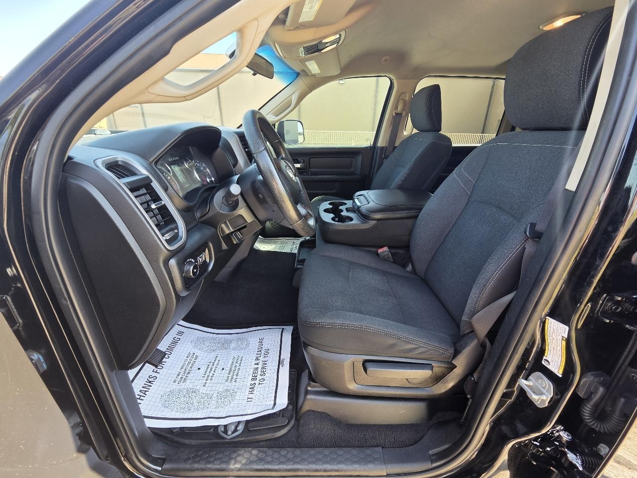 RAM 2500 Tradesman 4x4 Crew Cab 6'4" Box 2019