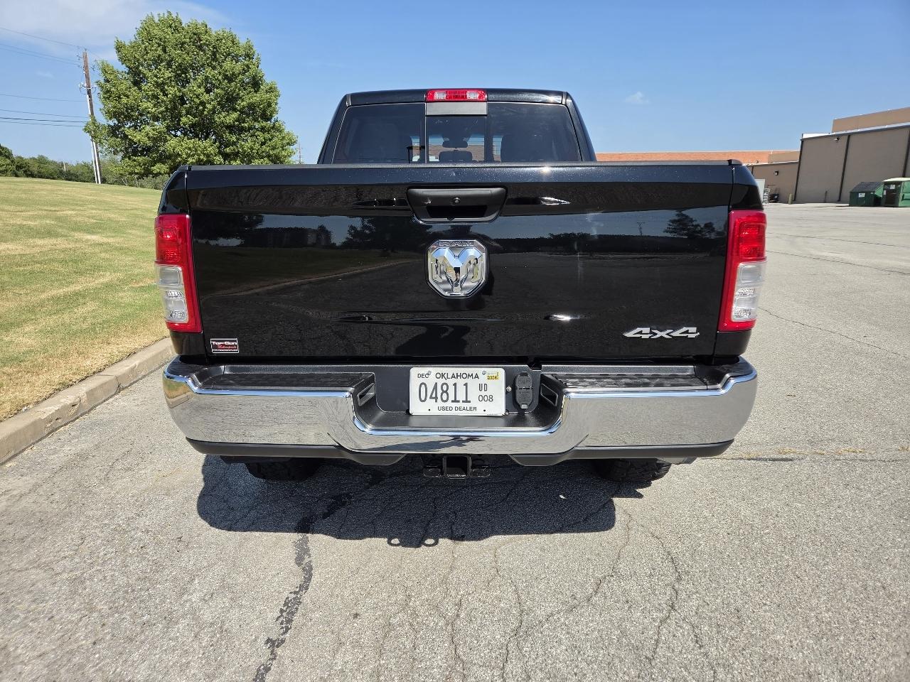 RAM 2500 Tradesman 4x4 Crew Cab 6'4" Box 2019