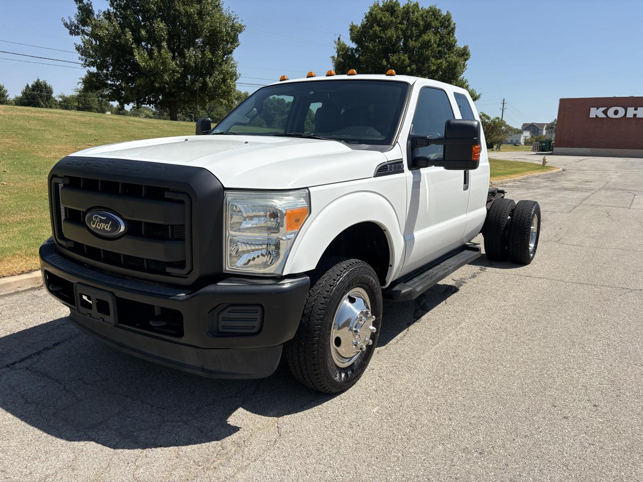 Ford Super Duty F-350 DRW 4WD SuperCab 158" XL 2015
