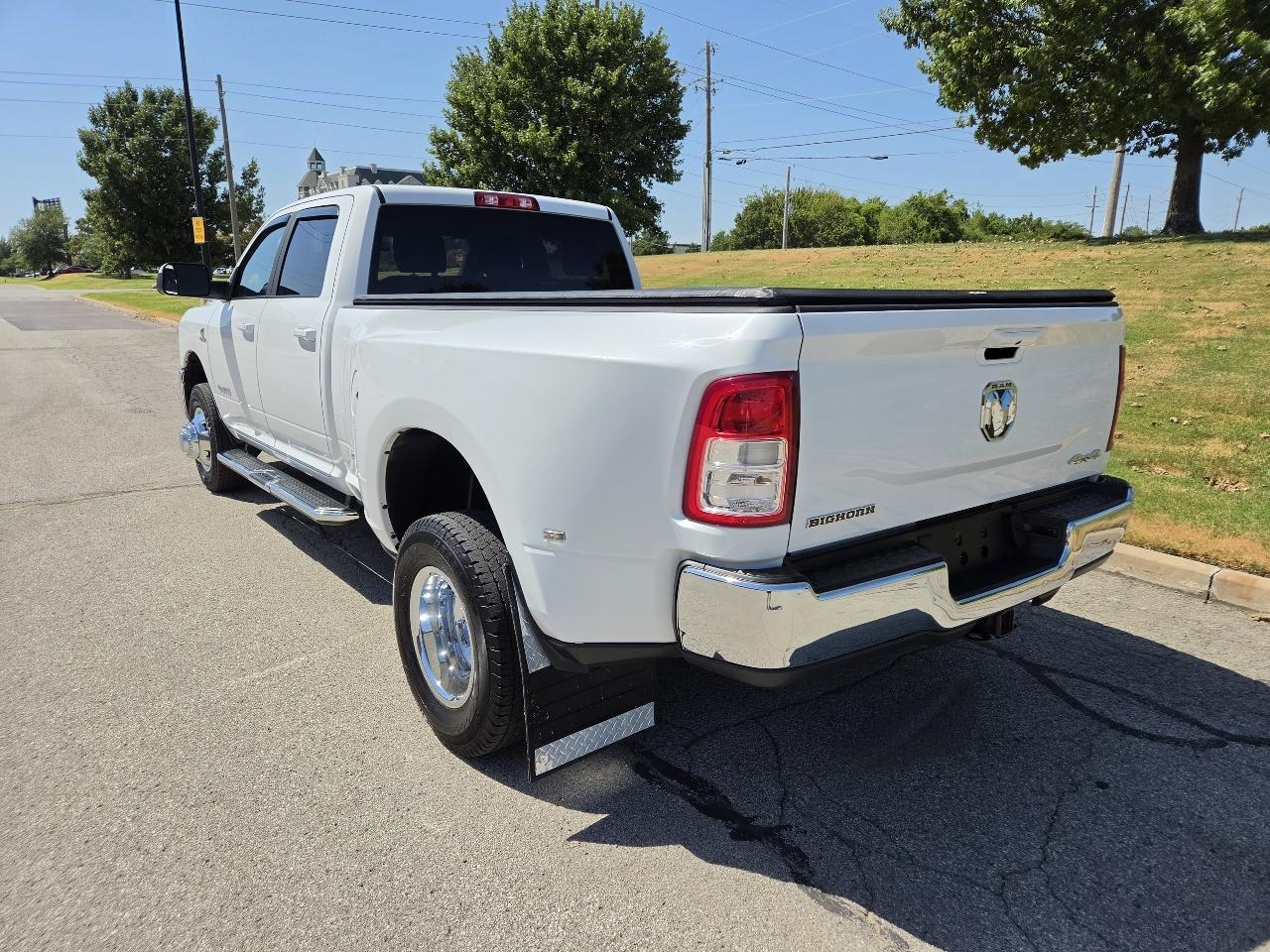 RAM 3500 Big Horn 4x4 Crew Cab 8' Box 2022
