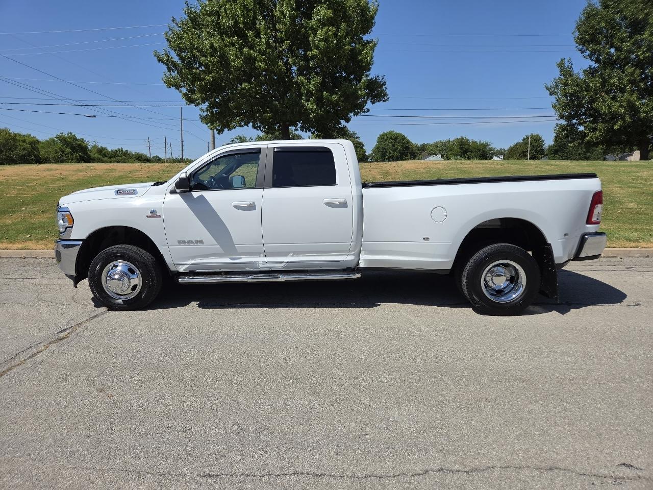 RAM 3500 Big Horn 4x4 Crew Cab 8' Box 2022