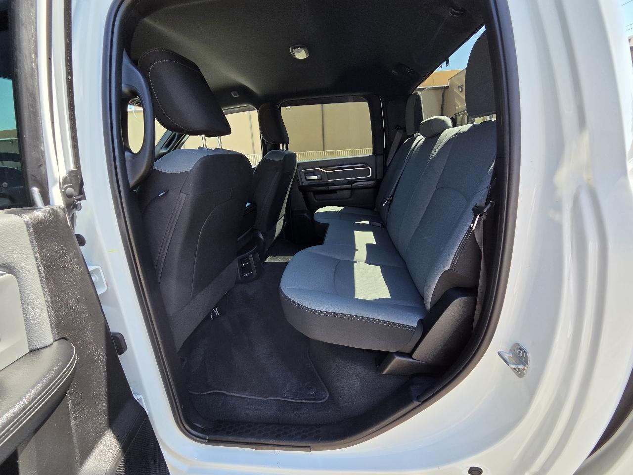 RAM 3500 Big Horn 4x4 Crew Cab 8' Box 2022