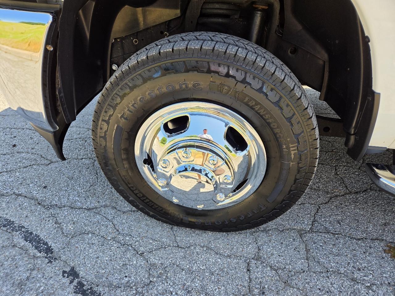 RAM 3500 Big Horn 4x4 Crew Cab 8' Box 2022