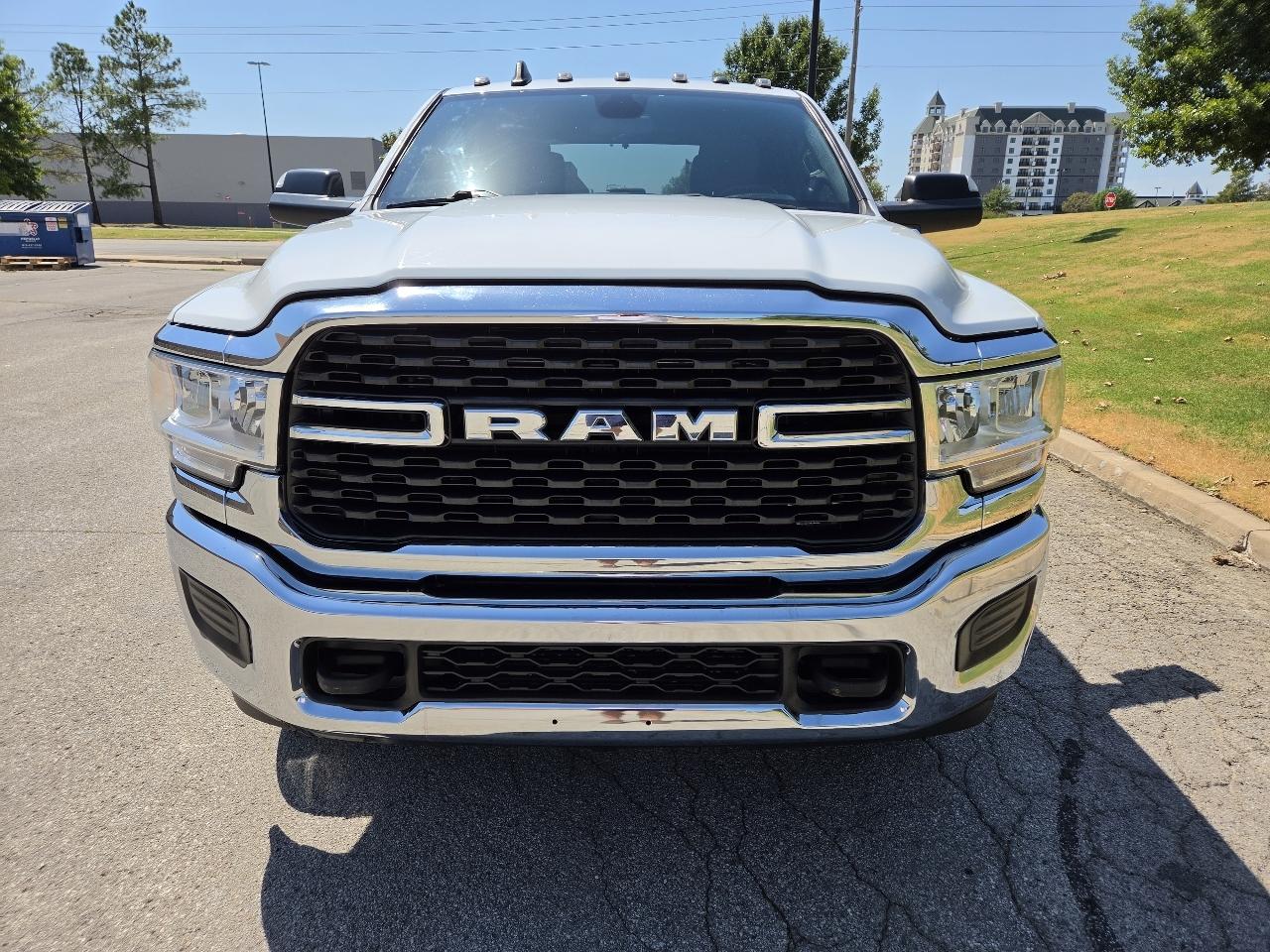 RAM 3500 Big Horn 4x4 Crew Cab 8' Box 2022