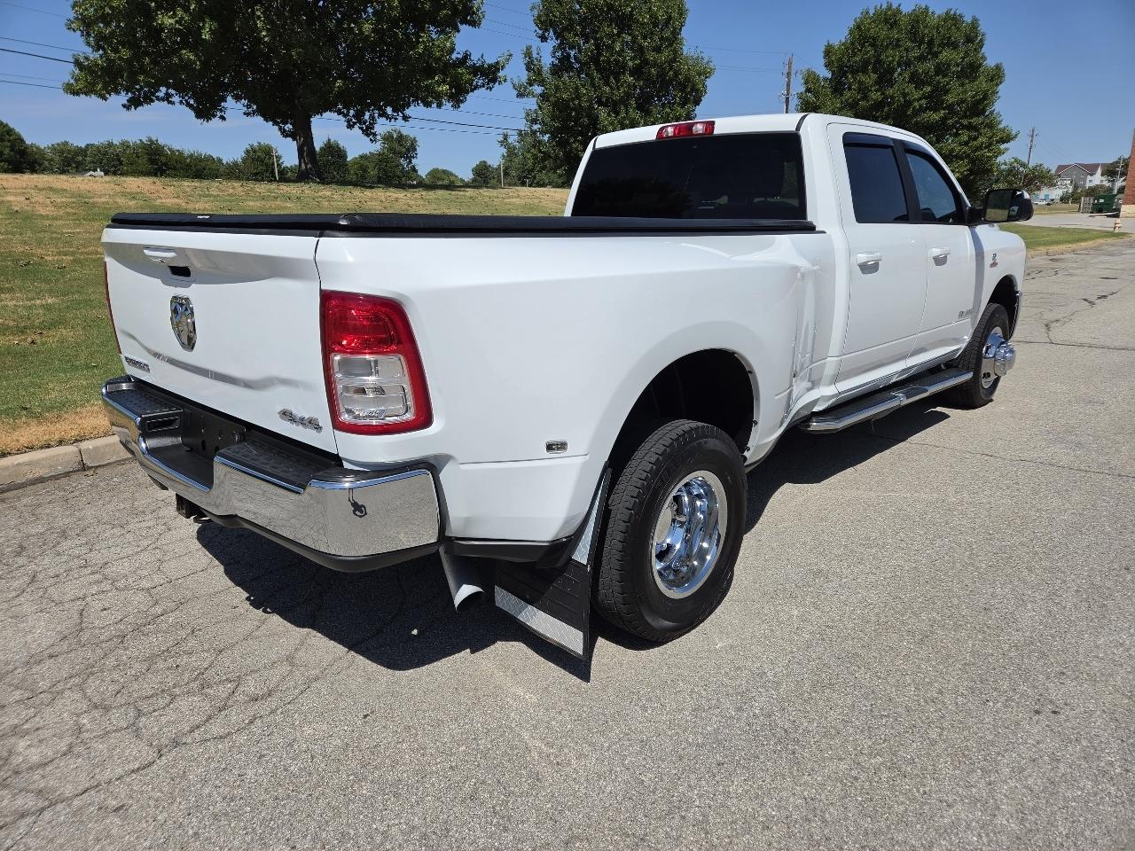 RAM 3500 Big Horn 4x4 Crew Cab 8' Box 2022