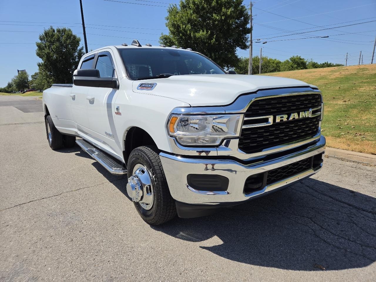 RAM 3500 Big Horn 4x4 Crew Cab 8' Box 2022