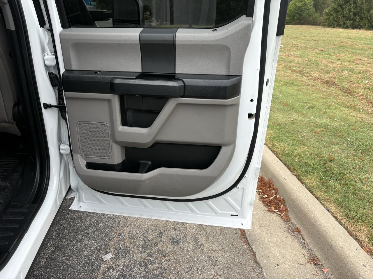 Ford Super Duty F-350 SRW XL 4WD Crew Cab 8' Box 2021