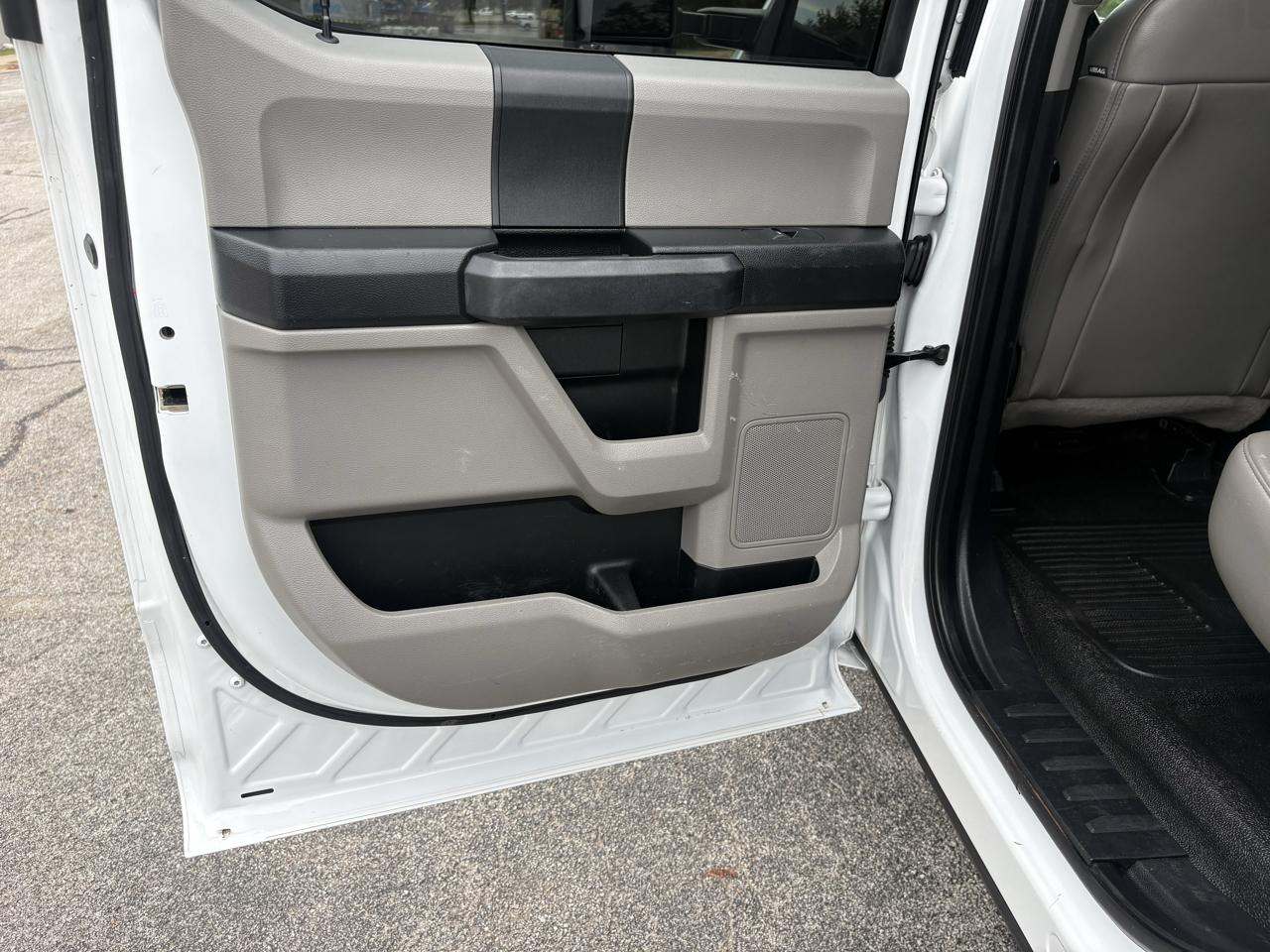 Ford Super Duty F-350 SRW XL 4WD Crew Cab 8' Box 2021