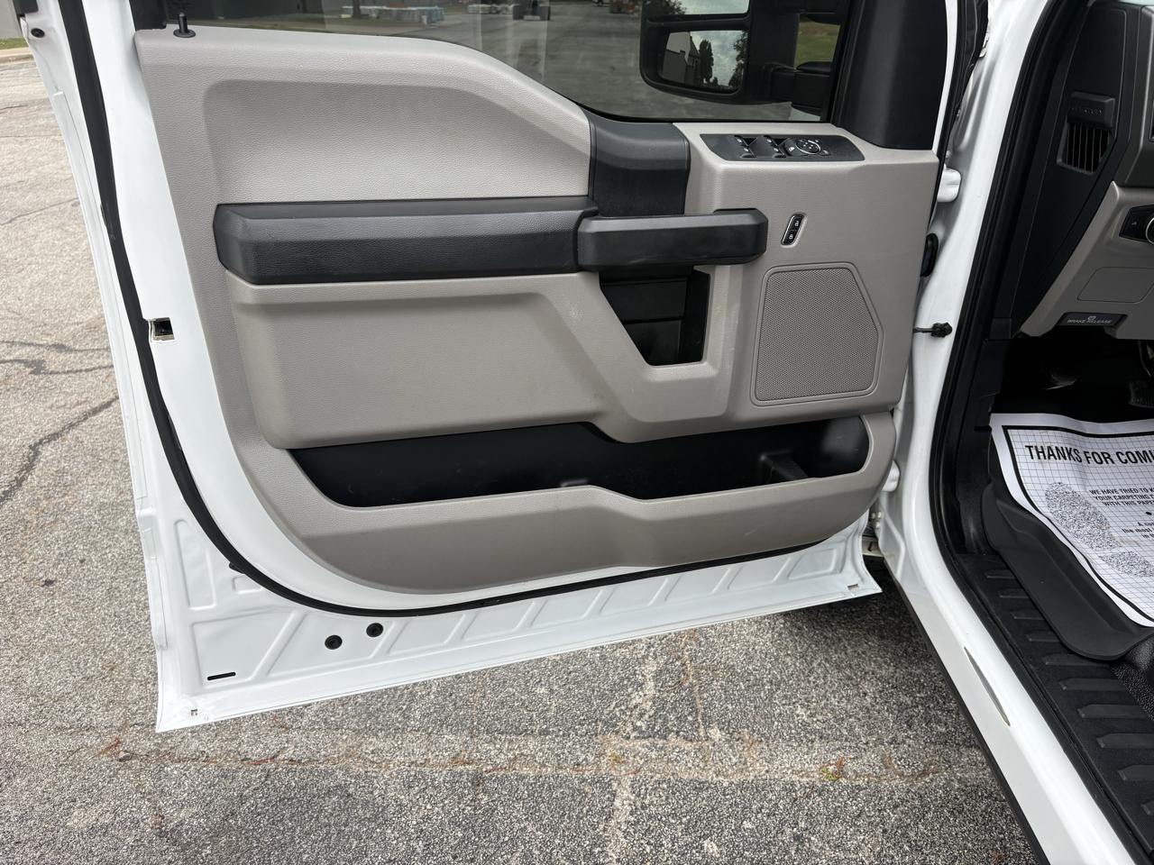 Ford Super Duty F-350 SRW XL 4WD Crew Cab 8' Box 2021