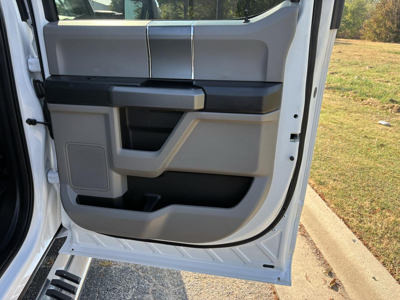 Ford Super Duty F-250 SRW XLT 4WD Crew Cab 6.75' Box 2018