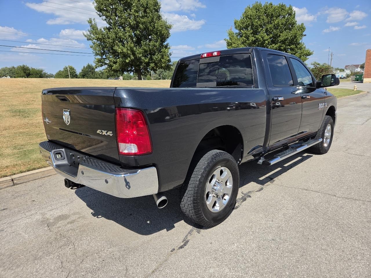 RAM 2500 Lone Star 4x4 Crew Cab 6'4" Box 2017