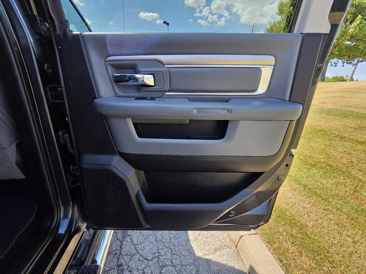 RAM 2500 Lone Star 4x4 Crew Cab 6'4" Box 2017
