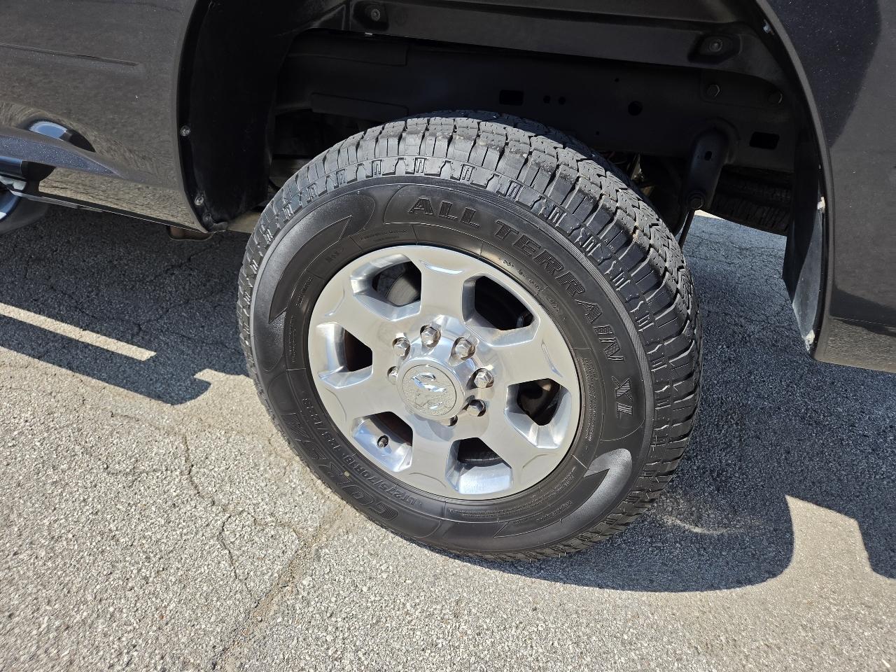 RAM 2500 Lone Star 4x4 Crew Cab 6'4" Box 2017