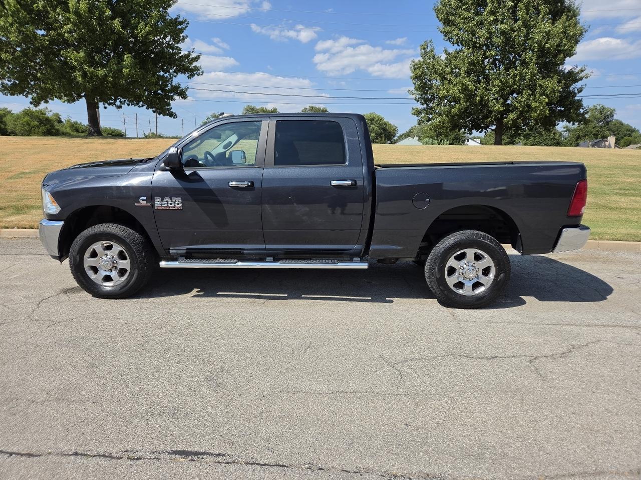RAM 2500 Lone Star 4x4 Crew Cab 6'4" Box 2017