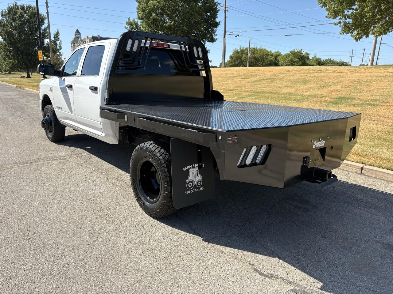 RAM 3500 Tradesman 4x4 Crew Cab 8' Box 2022