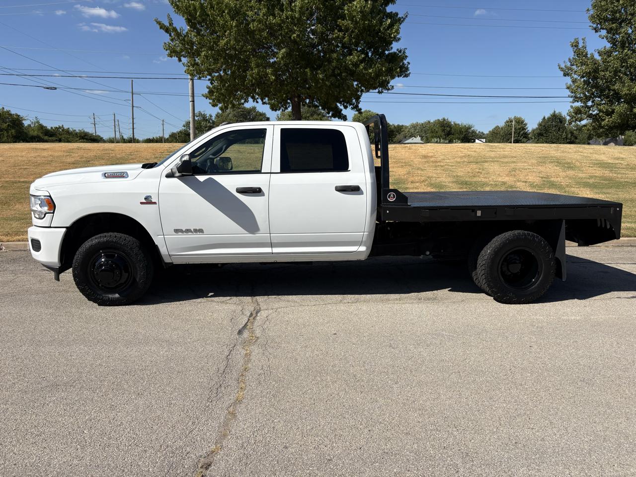 RAM 3500 Tradesman 4x4 Crew Cab 8' Box 2022