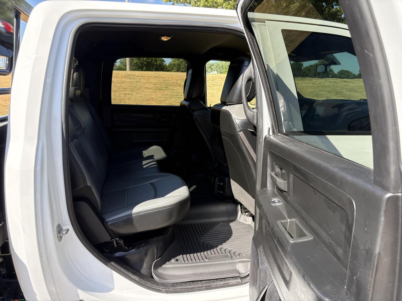RAM 3500 Tradesman 4x4 Crew Cab 8' Box 2022