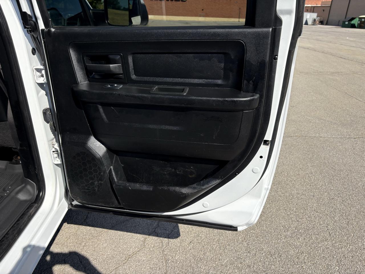 RAM 3500 Tradesman 4x4 Crew Cab 8' Box 2022