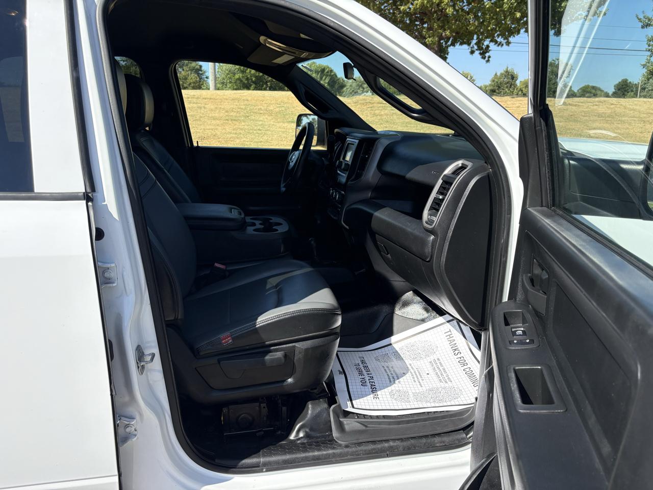 RAM 3500 Tradesman 4x4 Crew Cab 8' Box 2022