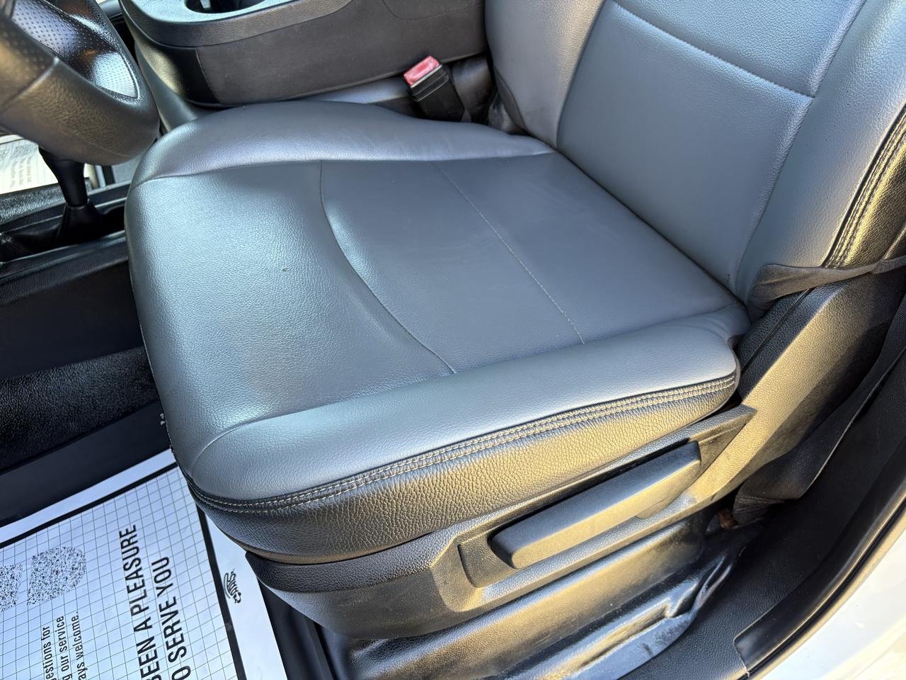 RAM 3500 Tradesman 4x4 Crew Cab 8' Box 2022