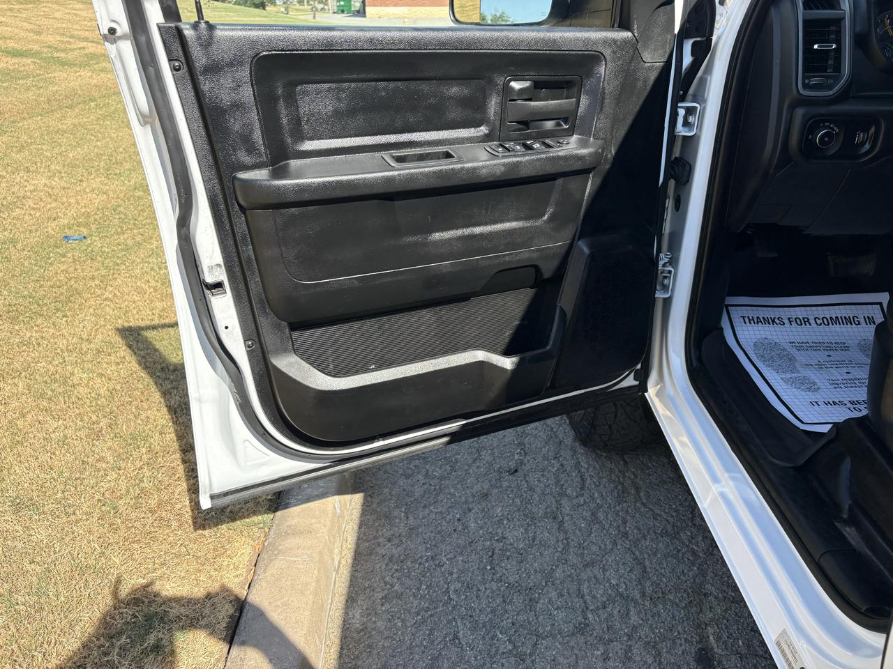 RAM 3500 Tradesman 4x4 Crew Cab 8' Box 2022