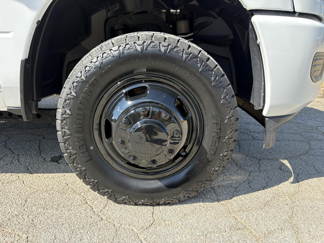 RAM 3500 Tradesman 4x4 Crew Cab 8' Box 2022
