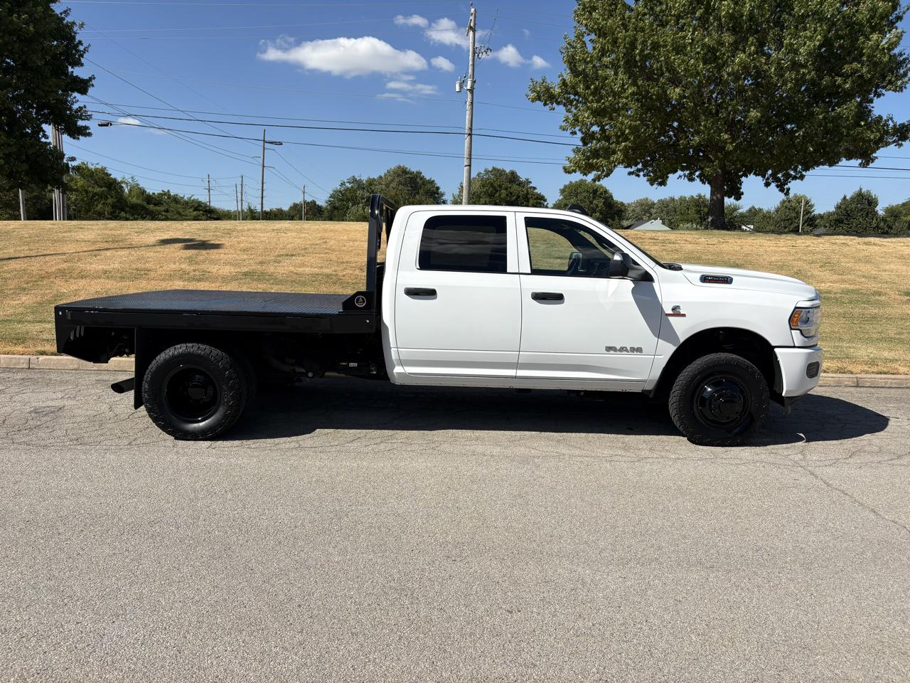 RAM 3500 Tradesman 4x4 Crew Cab 8' Box 2022