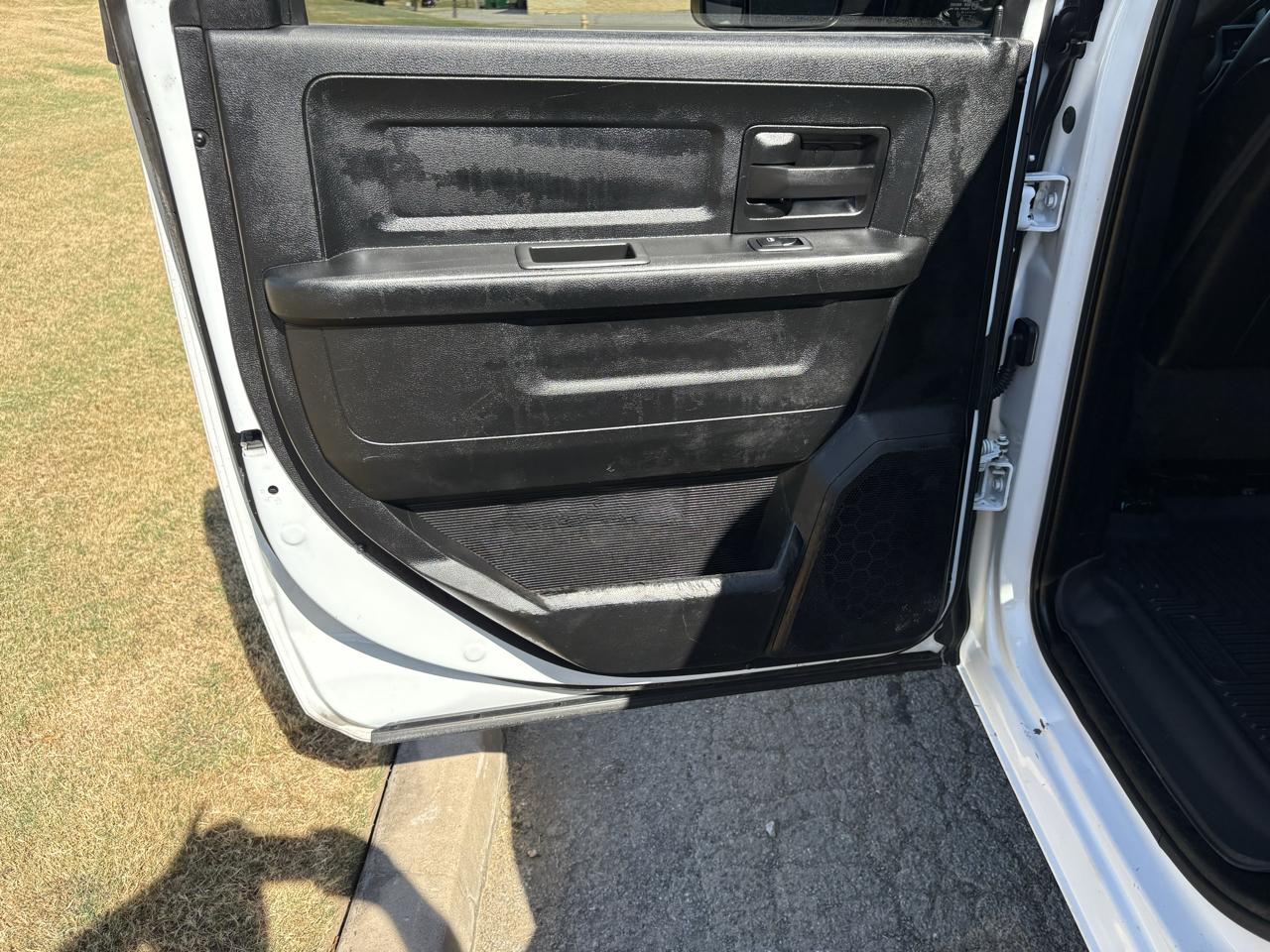 RAM 3500 Tradesman 4x4 Crew Cab 8' Box 2022