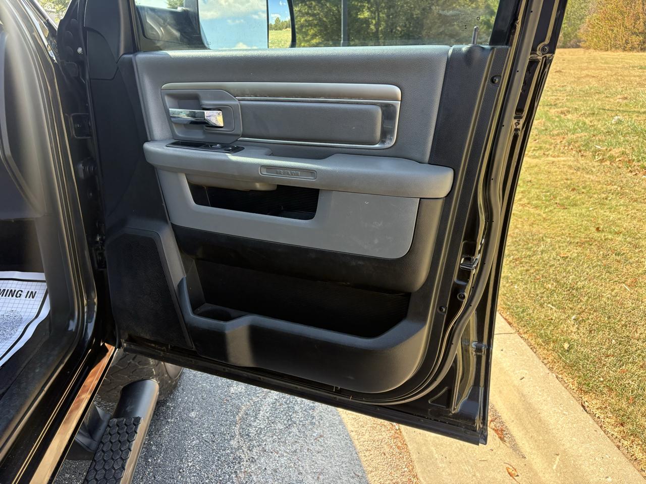 RAM 2500 Lone Star 4x4 Crew Cab 6'4" Box 2017