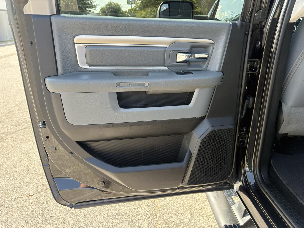 RAM 2500 Lone Star 4x4 Crew Cab 6'4" Box 2017
