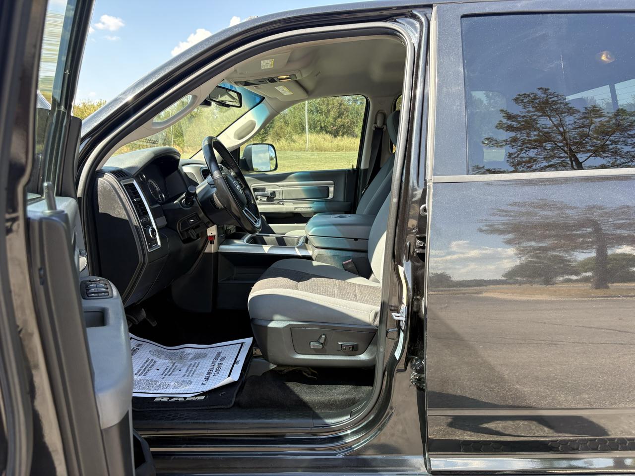RAM 2500 Lone Star 4x4 Crew Cab 6'4" Box 2017