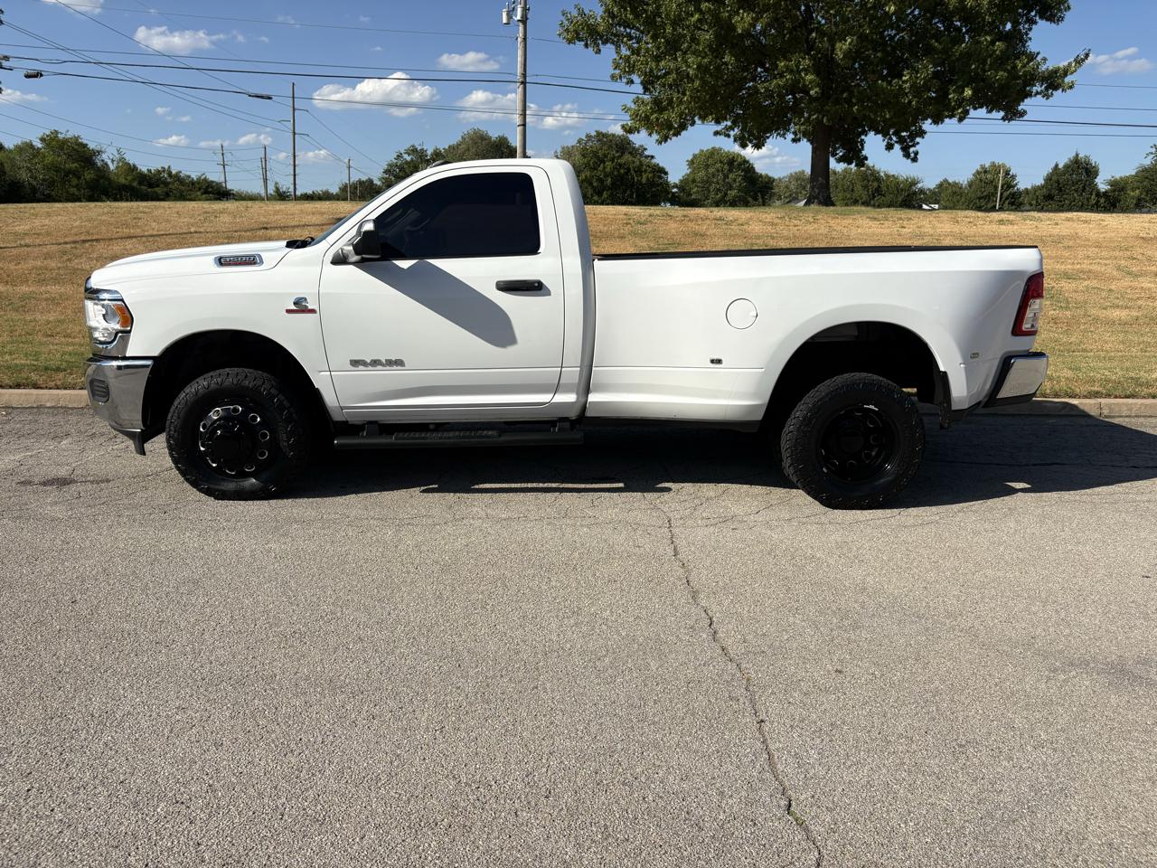 RAM 3500 Tradesman 4x4 Reg Cab 8' Box 2022