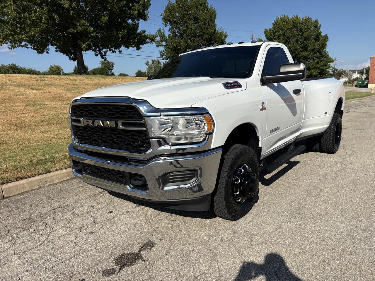 RAM 3500 Tradesman 4x4 Reg Cab 8' Box 2022