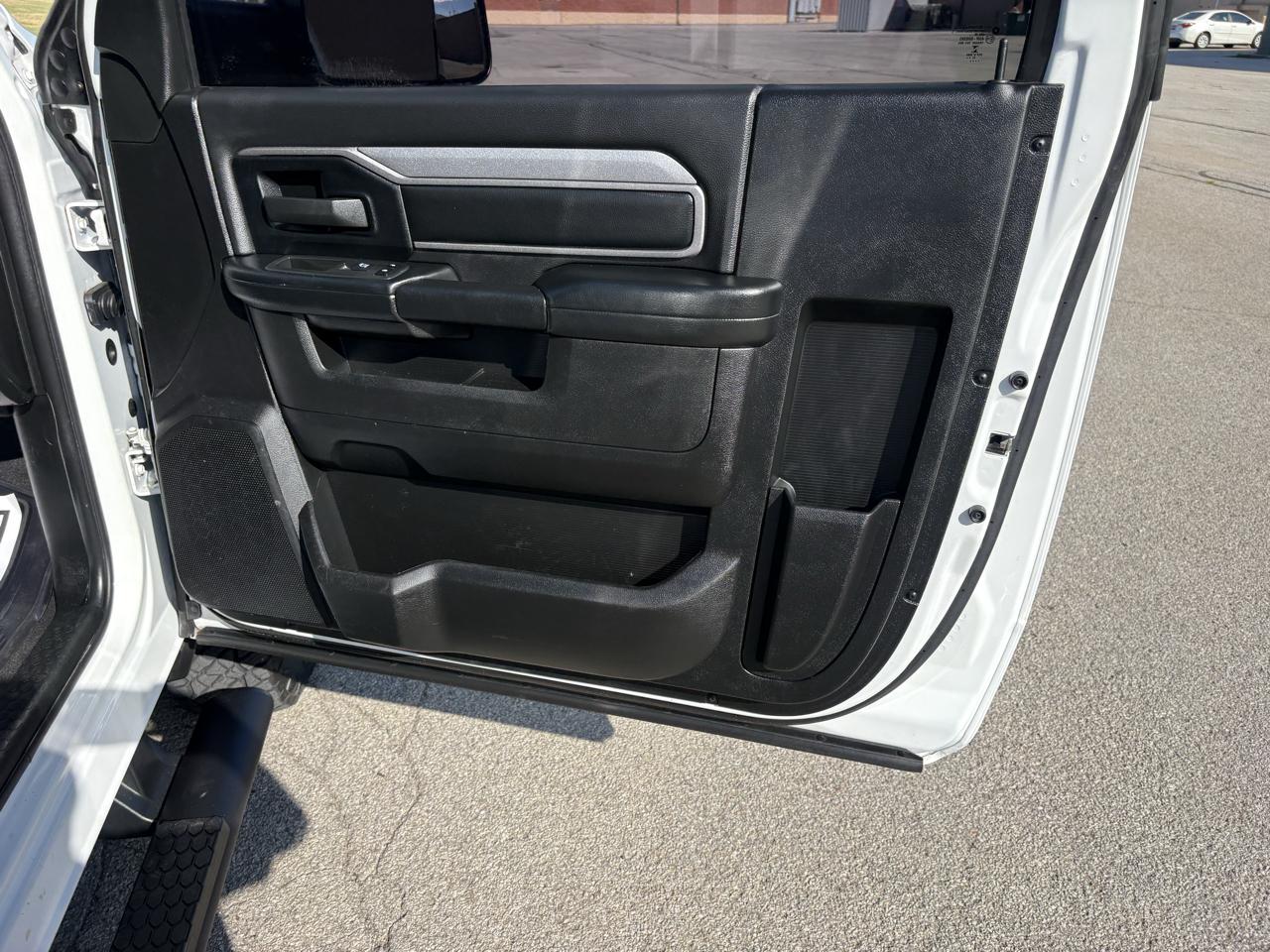 RAM 3500 Tradesman 4x4 Reg Cab 8' Box 2022