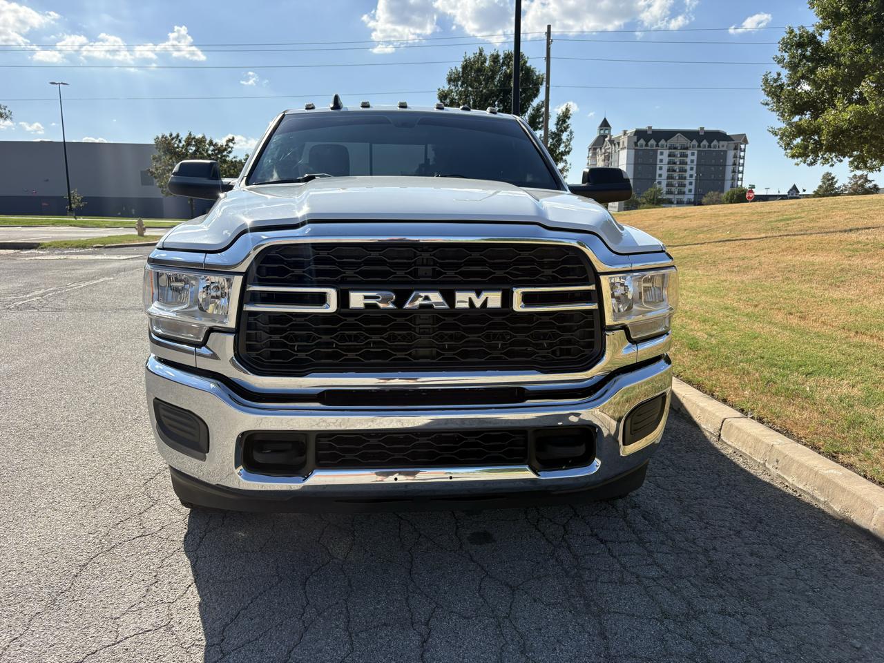 RAM 3500 Tradesman 4x4 Reg Cab 8' Box 2022