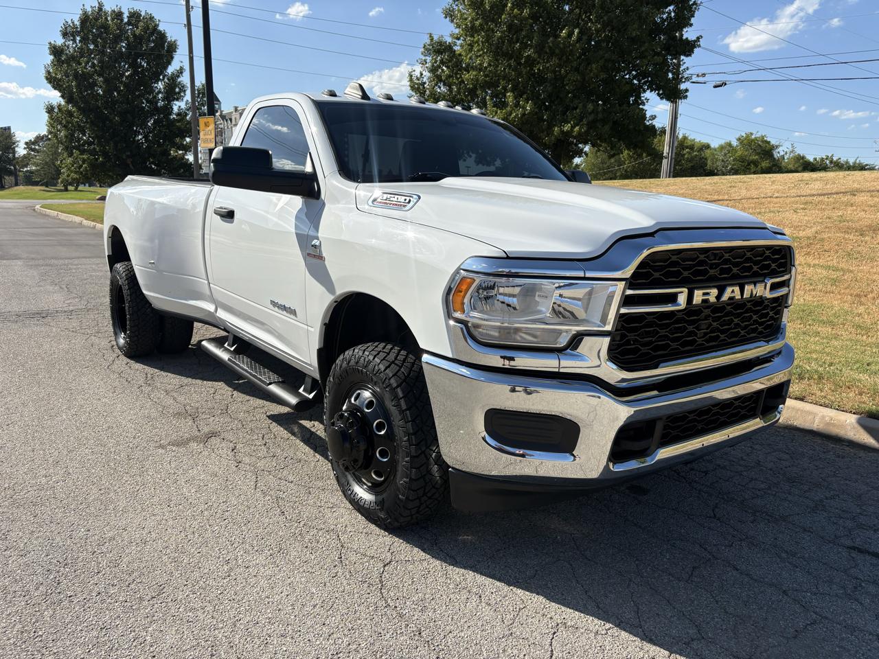 White 2022 RAM 3500 Pickup Truck Four-Wheel Drive 6-Speed Automatic