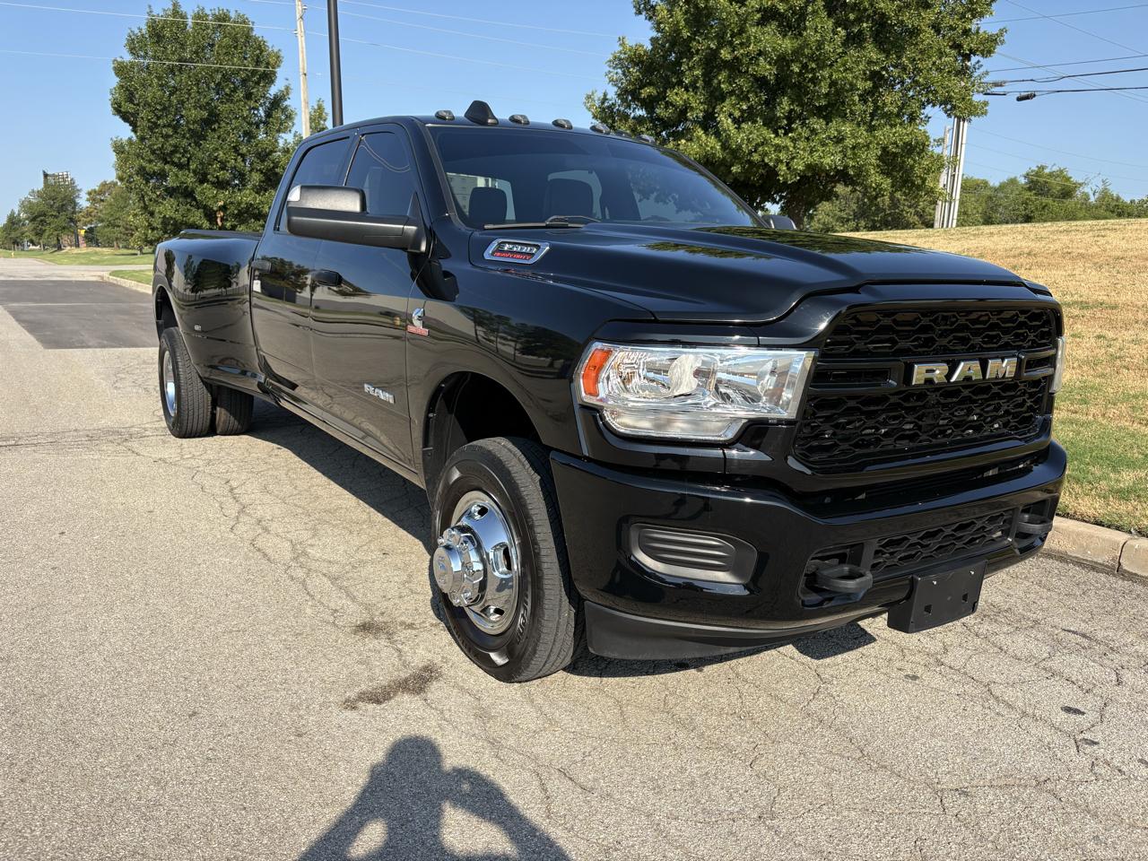 2022 RAM 3500 Tradesman 4x4 Crew Cab 8' Box
