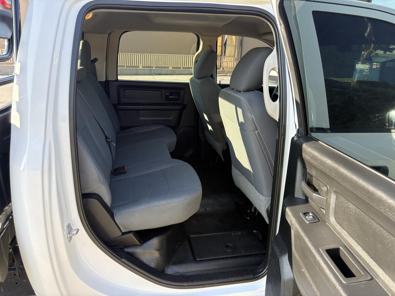 RAM 2500 Tradesman 4x4 Crew Cab 8' Box 2018