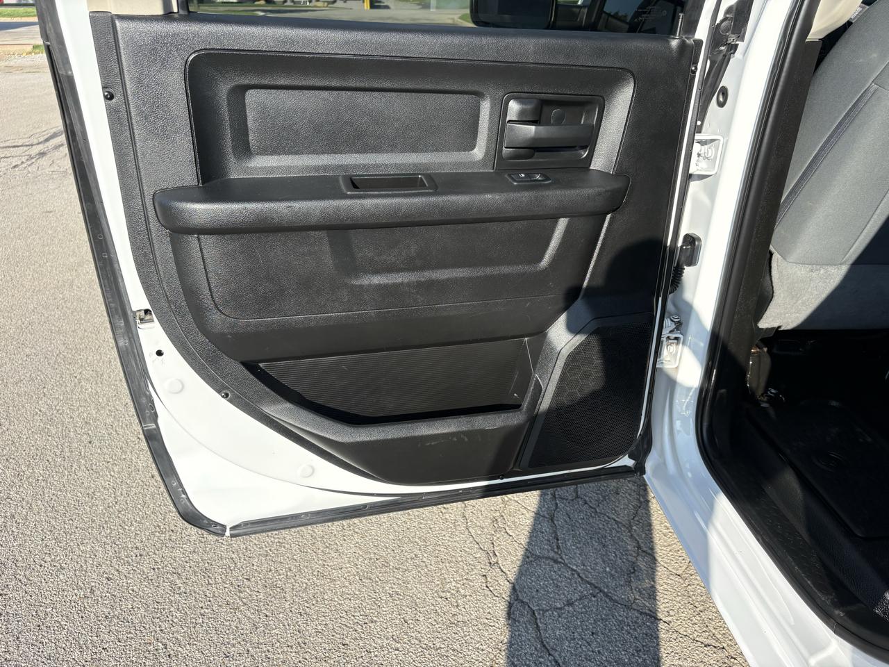 RAM 2500 Tradesman 4x4 Crew Cab 8' Box 2018