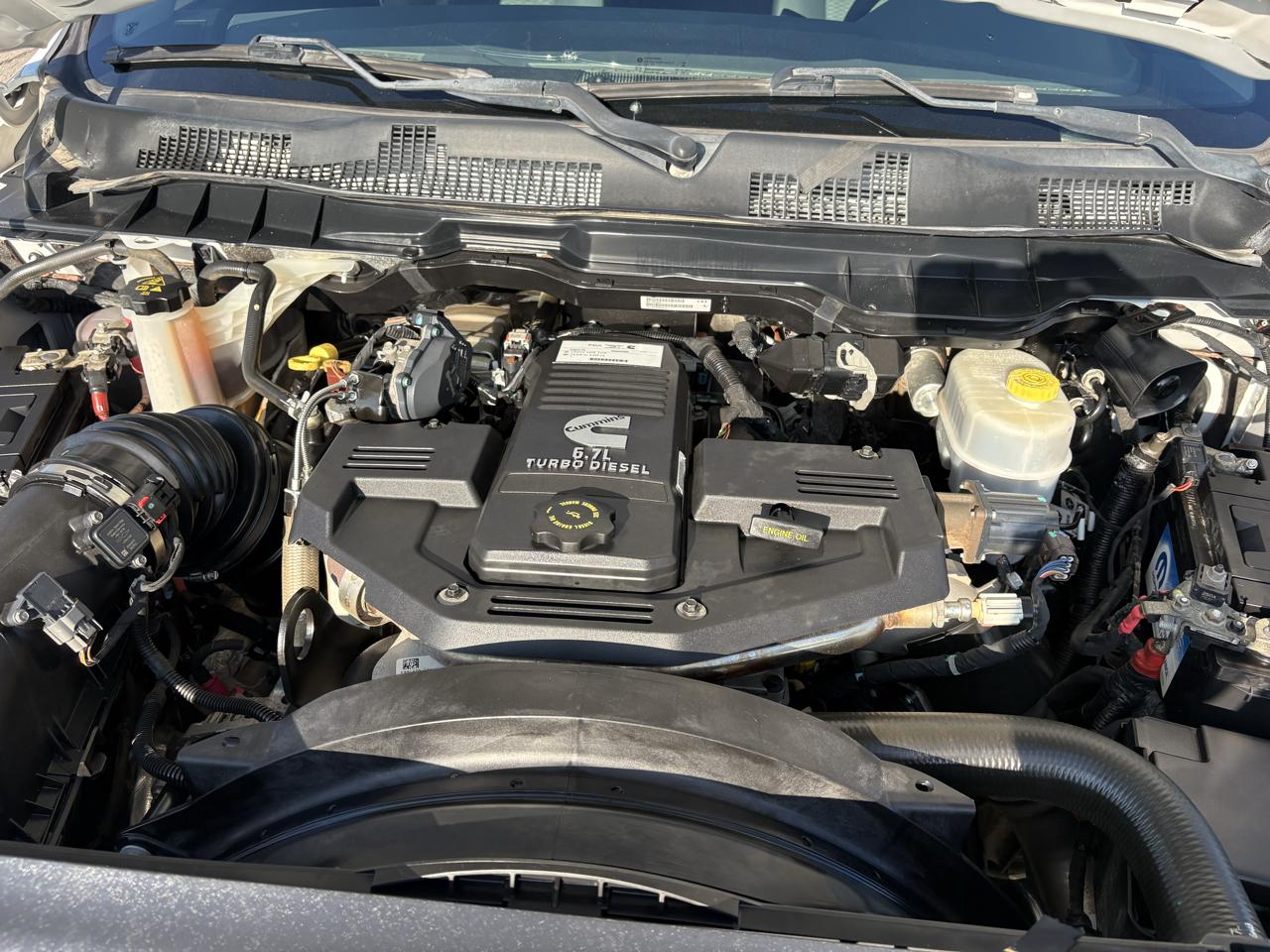 RAM 2500 Tradesman 4x4 Crew Cab 8' Box 2018