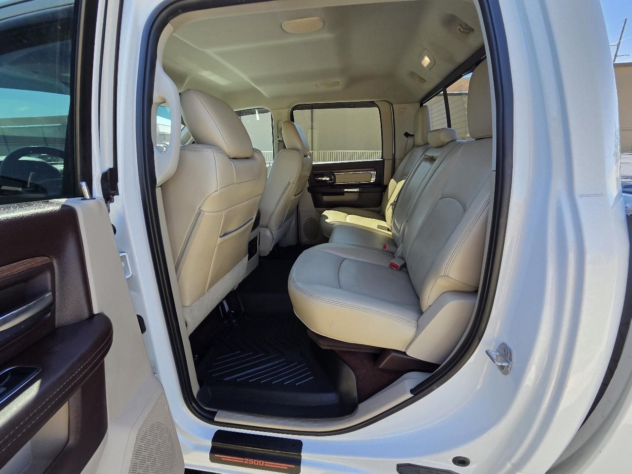 RAM 2500 4WD Crew Cab 149" Laramie 2015