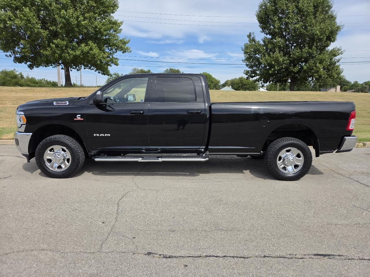 RAM 2500 Big Horn 4x4 Crew Cab 8' Box 2021