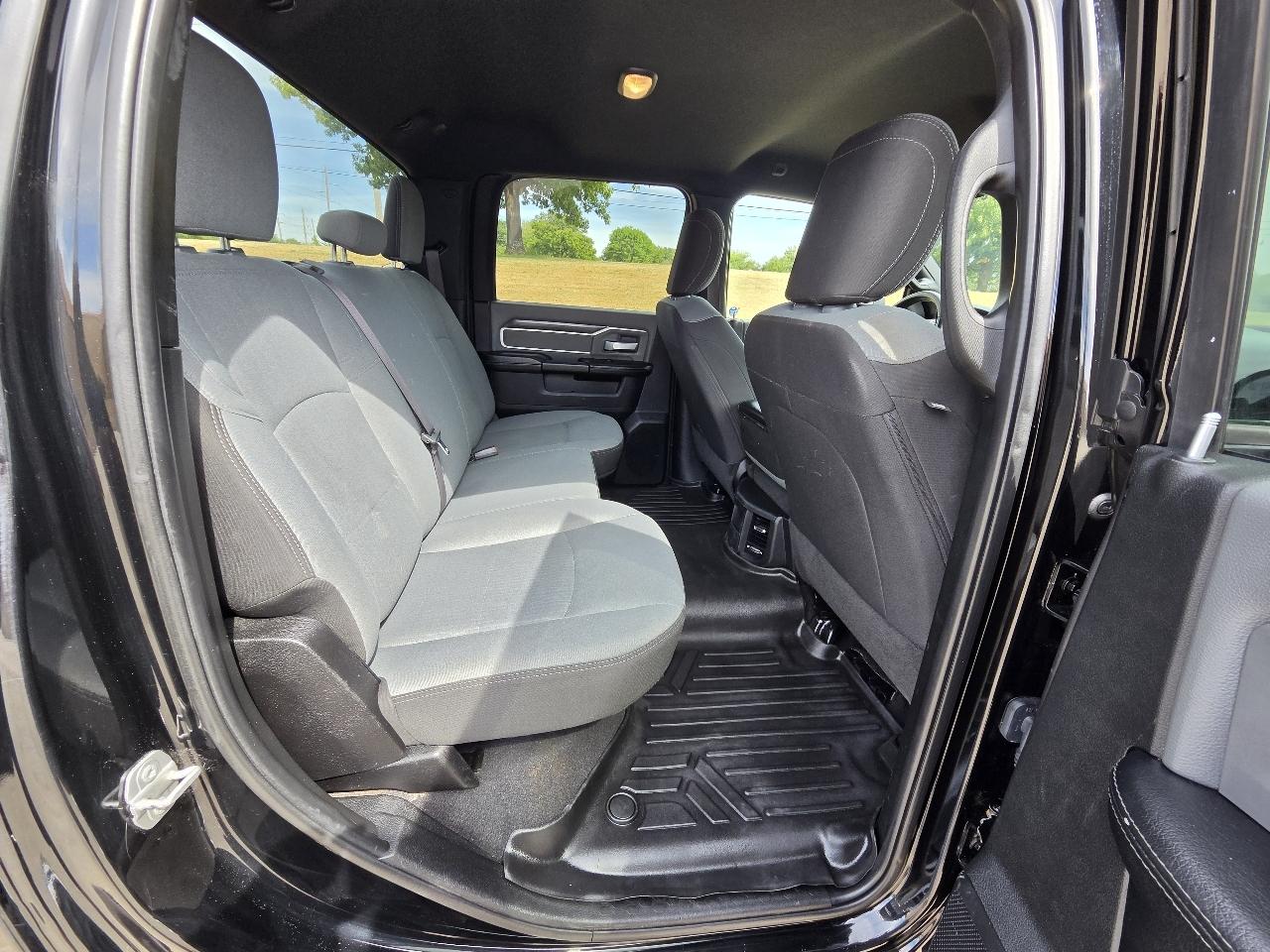 RAM 2500 Big Horn 4x4 Crew Cab 8' Box 2021