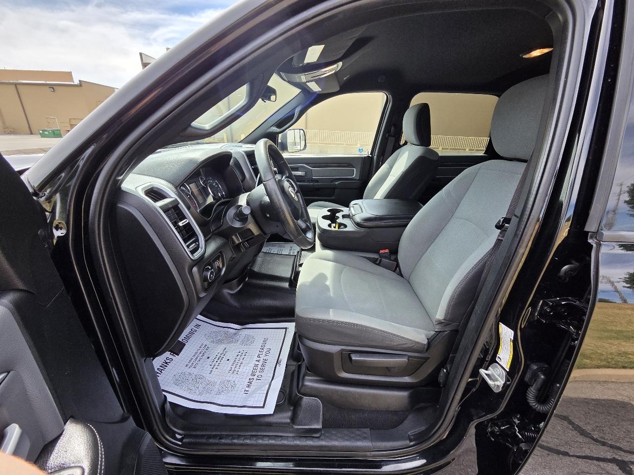 RAM 2500 Big Horn 4x4 Crew Cab 8' Box 2021
